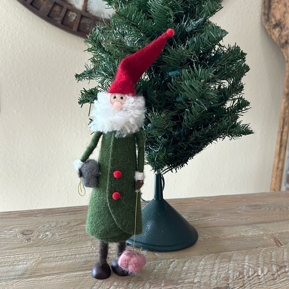 Wool Felt Santa w/Red Hat - Picture 9 of 13